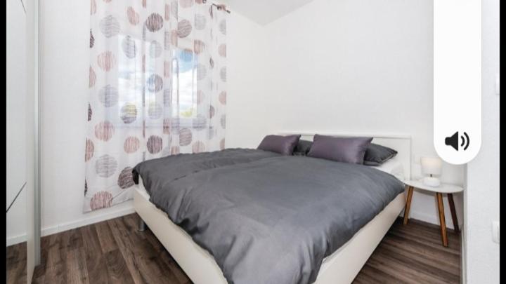فيلا Olive Tree House With Jacuzzi, Wifi And 40M2 Pool Siritovci المظهر الخارجي الصورة
